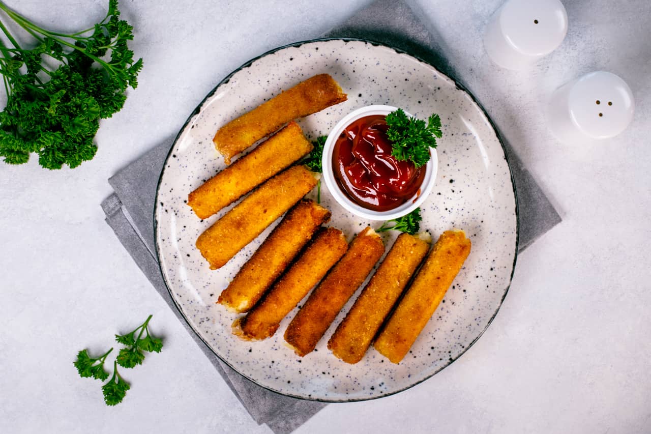 Cheese sticks (ostpinnar)