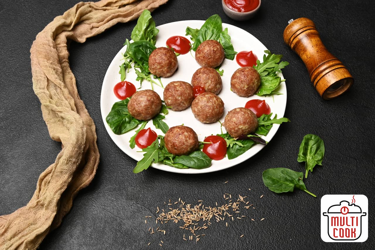 Tefteli (köttbullar i sås)